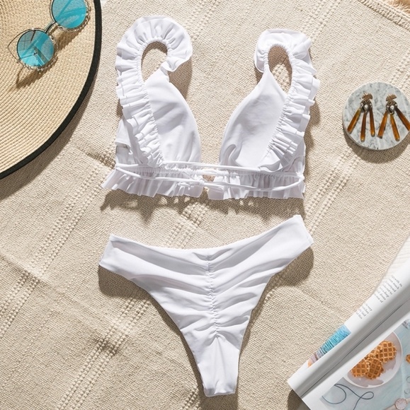 White Sexy Ruffle Bikini Set with Push up - Picture 5 of 7